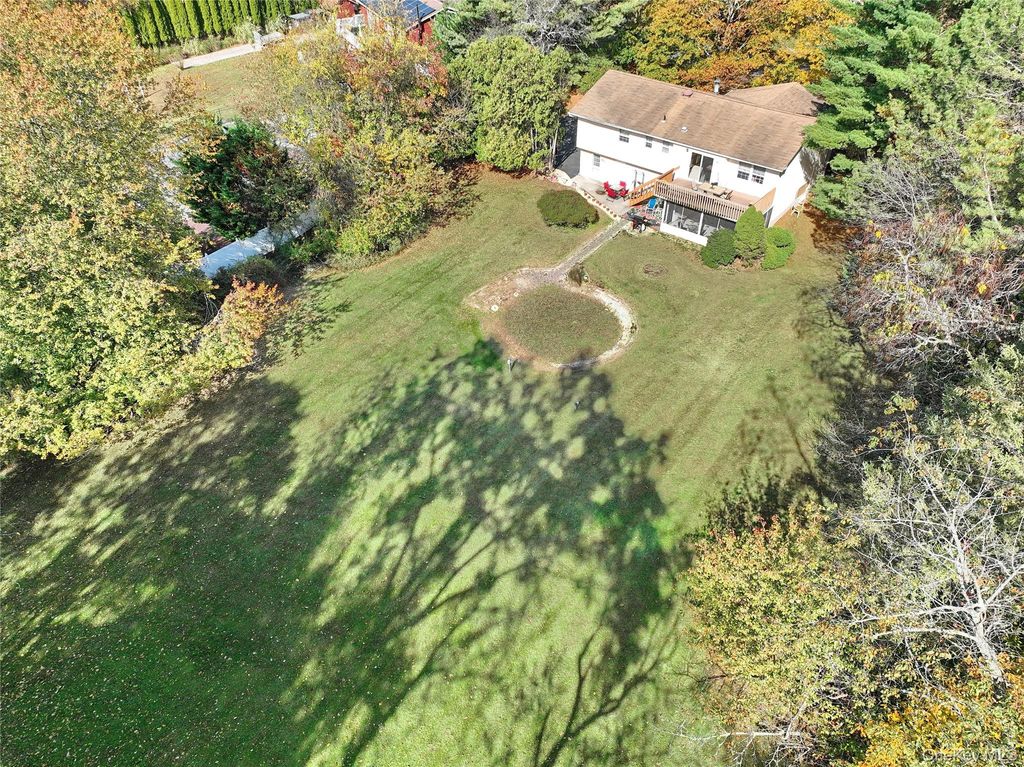 Photo of 9 S Amundsen Lane, Airmont, NY 10901 (MLS # 926431)