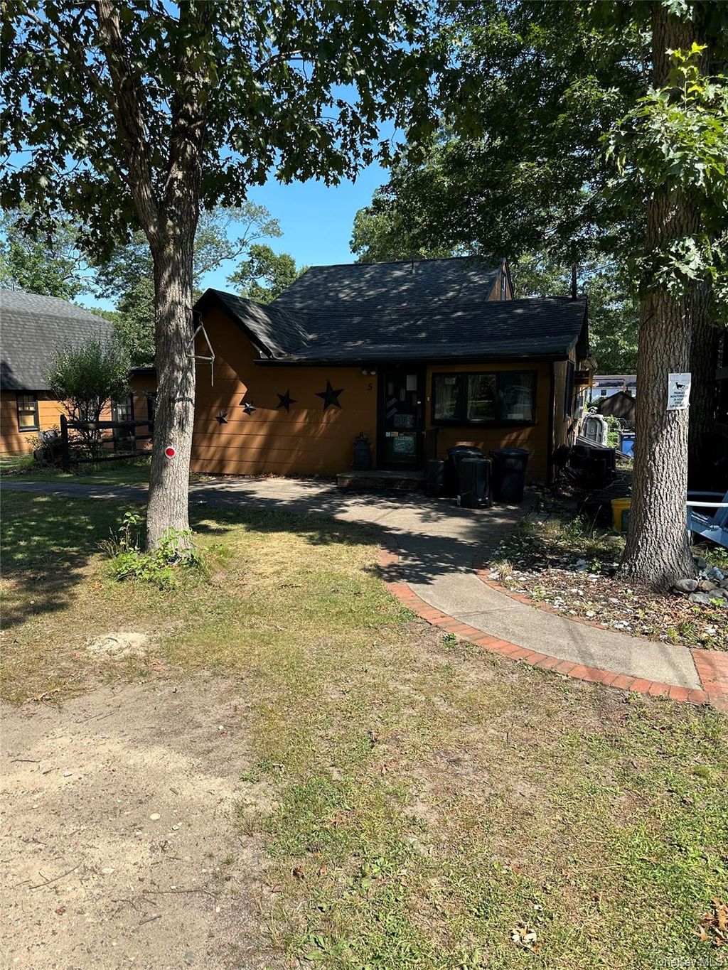 Photo of 5 Avon Lane, Middle Island, NY 11953 (MLS # 923067)