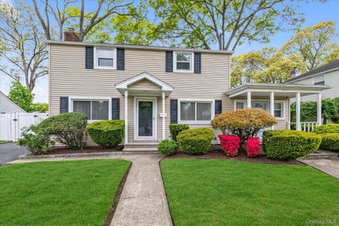 Homes For Sale - 2000 Merrick Avenue<br/> Merrick, NY 11566
