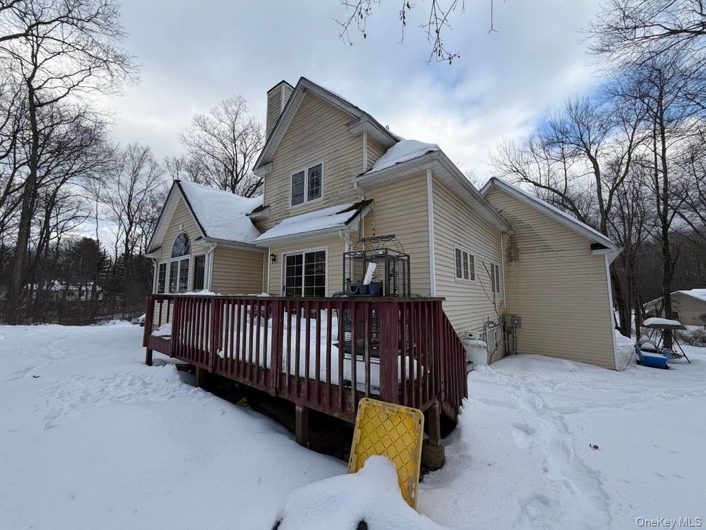 Photo of 535 Creek Road, Poughkeepsie, NY 12601 (MLS # 960415)