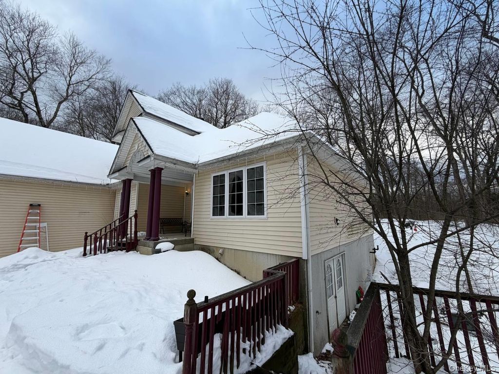 Photo of 535 Creek Road, Poughkeepsie, NY 12601 (MLS # 960415)