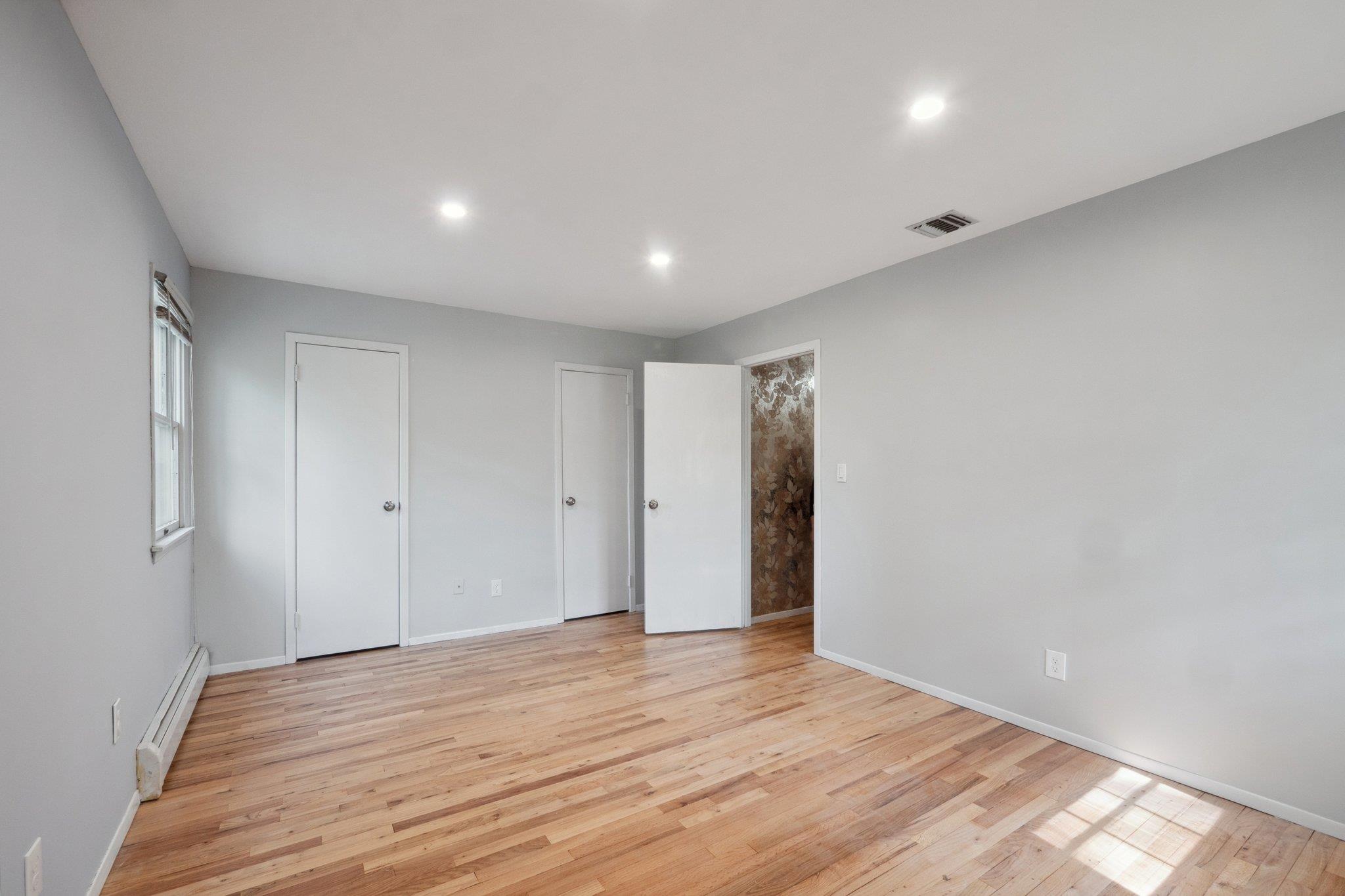 4 N Penn Court, Dix Hills, Florida image 35