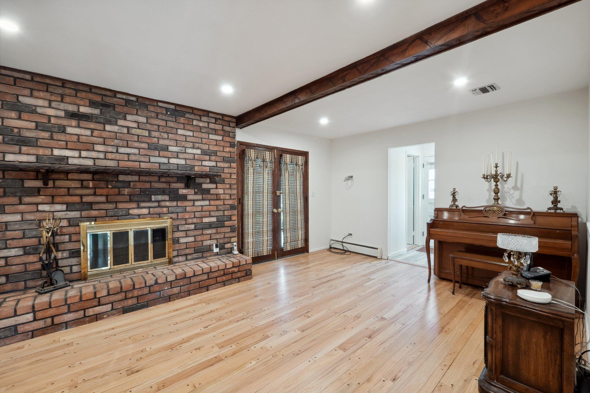 4 N Penn Court, Dix Hills, Florida image 11