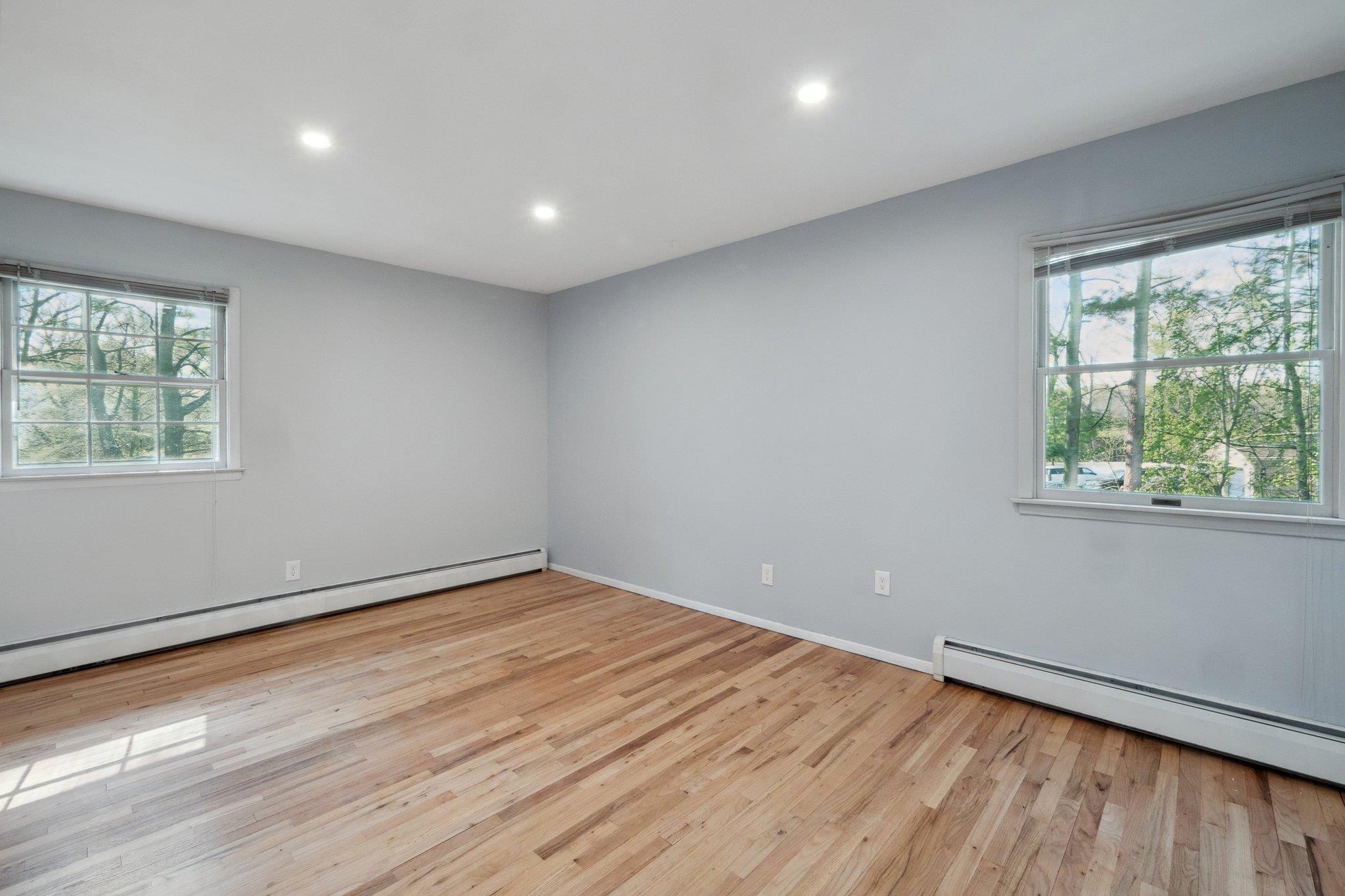 4 N Penn Court, Dix Hills, Florida image 37