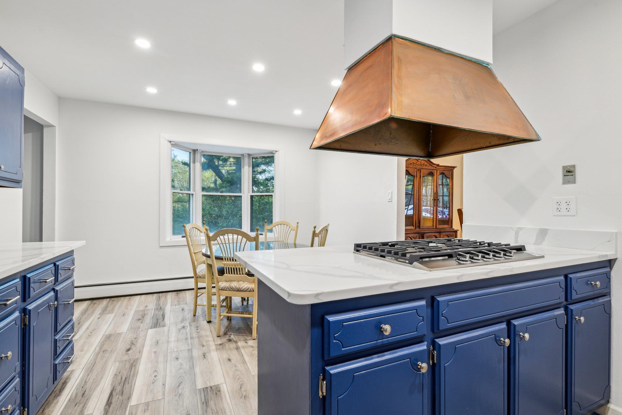 4 N Penn Court, Dix Hills, Florida image 18