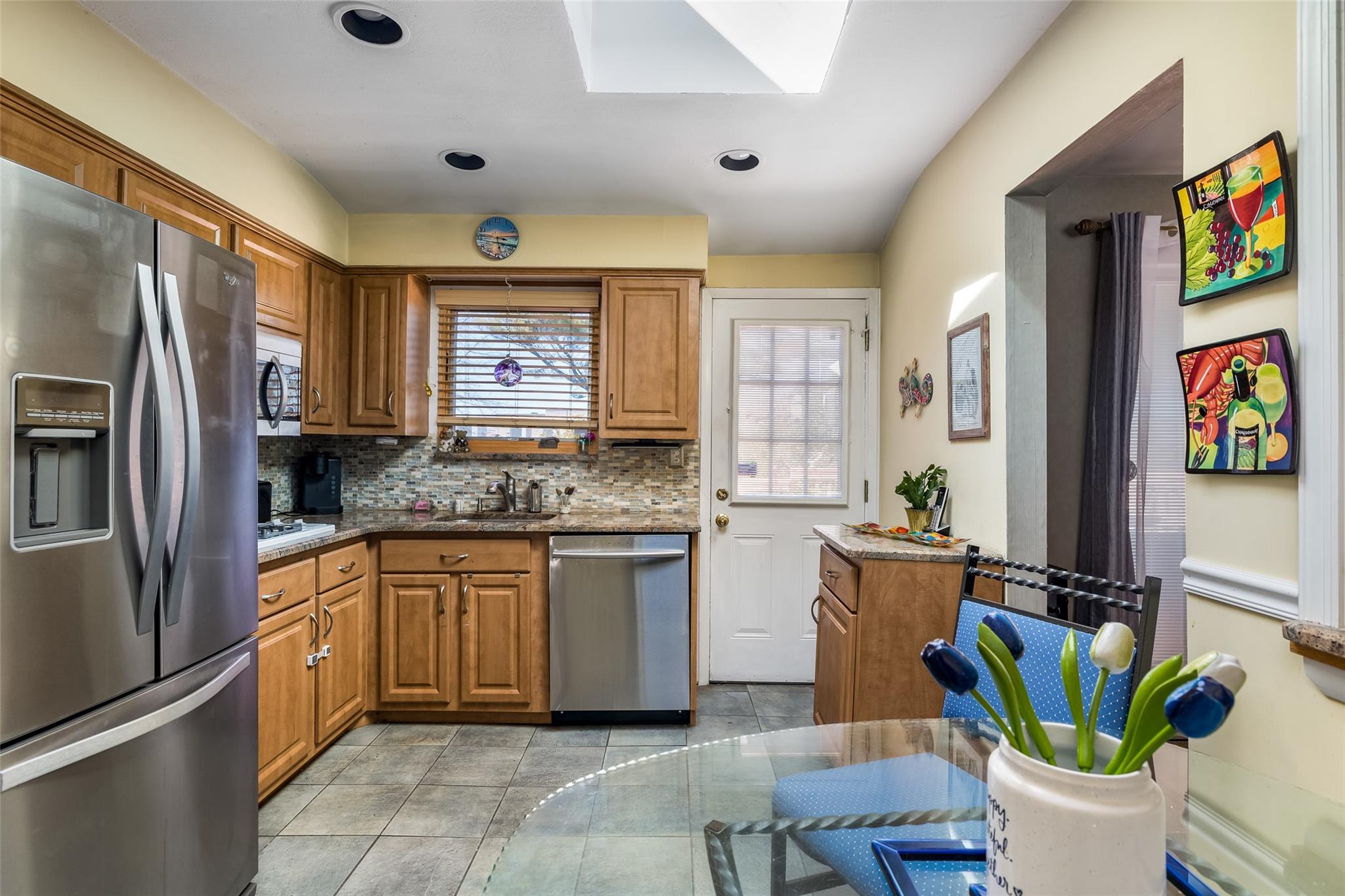 2479 Kerry Lane, Bellmore, New York image 8