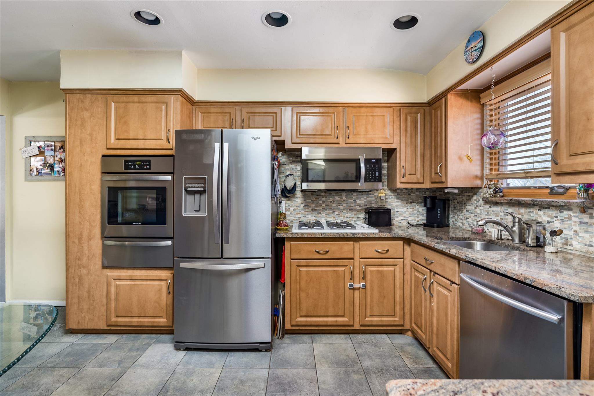2479 Kerry Lane, Bellmore, New York image 10