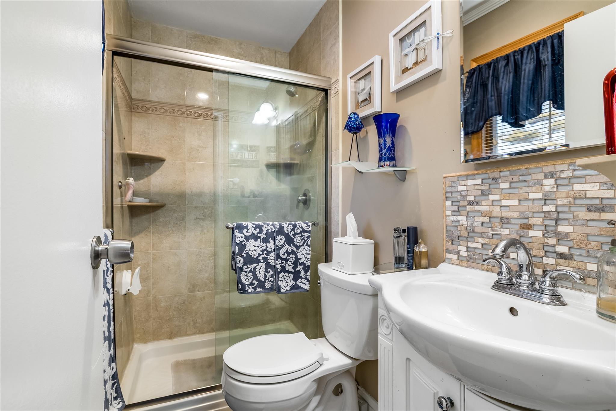 2479 Kerry Lane, Bellmore, New York image 13