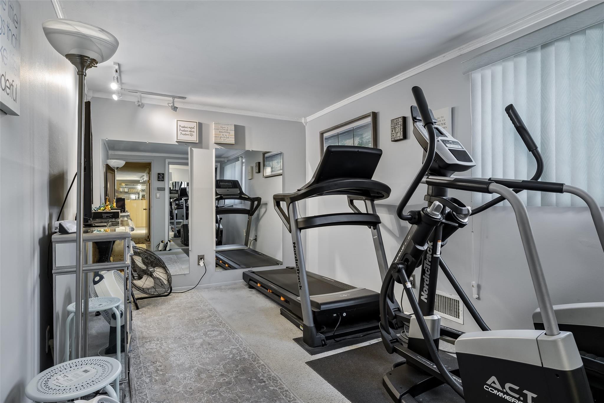 2479 Kerry Lane, Bellmore, New York image 16