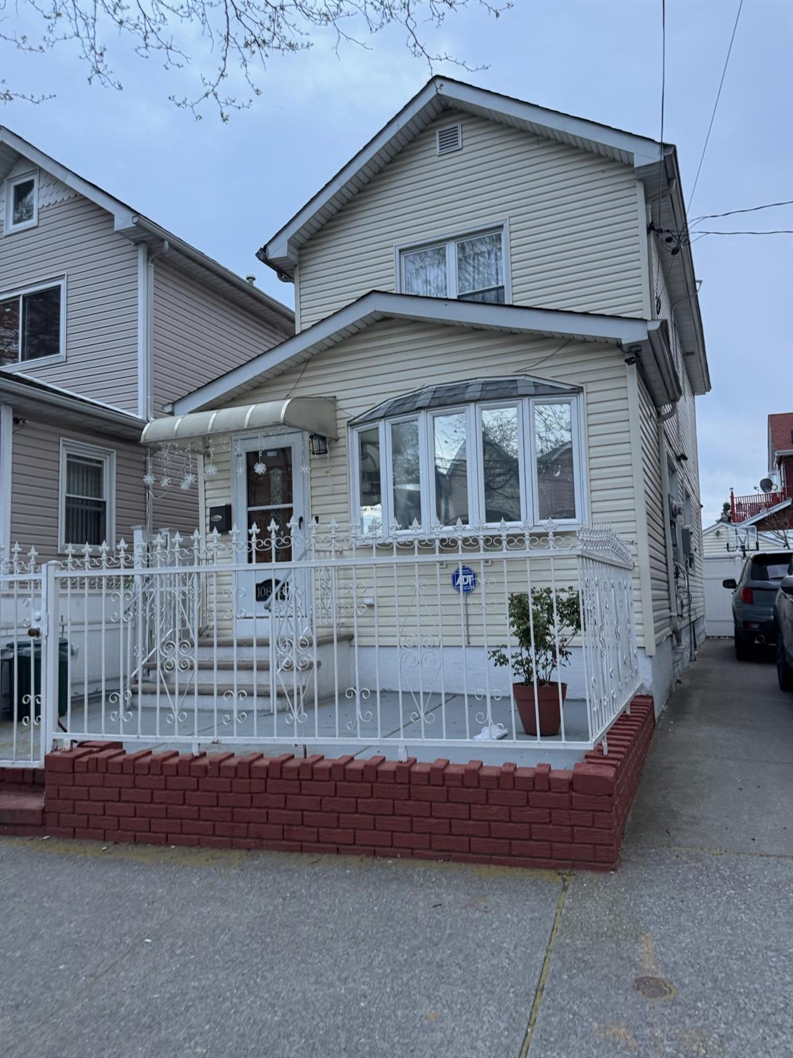 86 Street, Ozone Park, Queens, NY - 3 Bedrooms  
2 Bathrooms - 