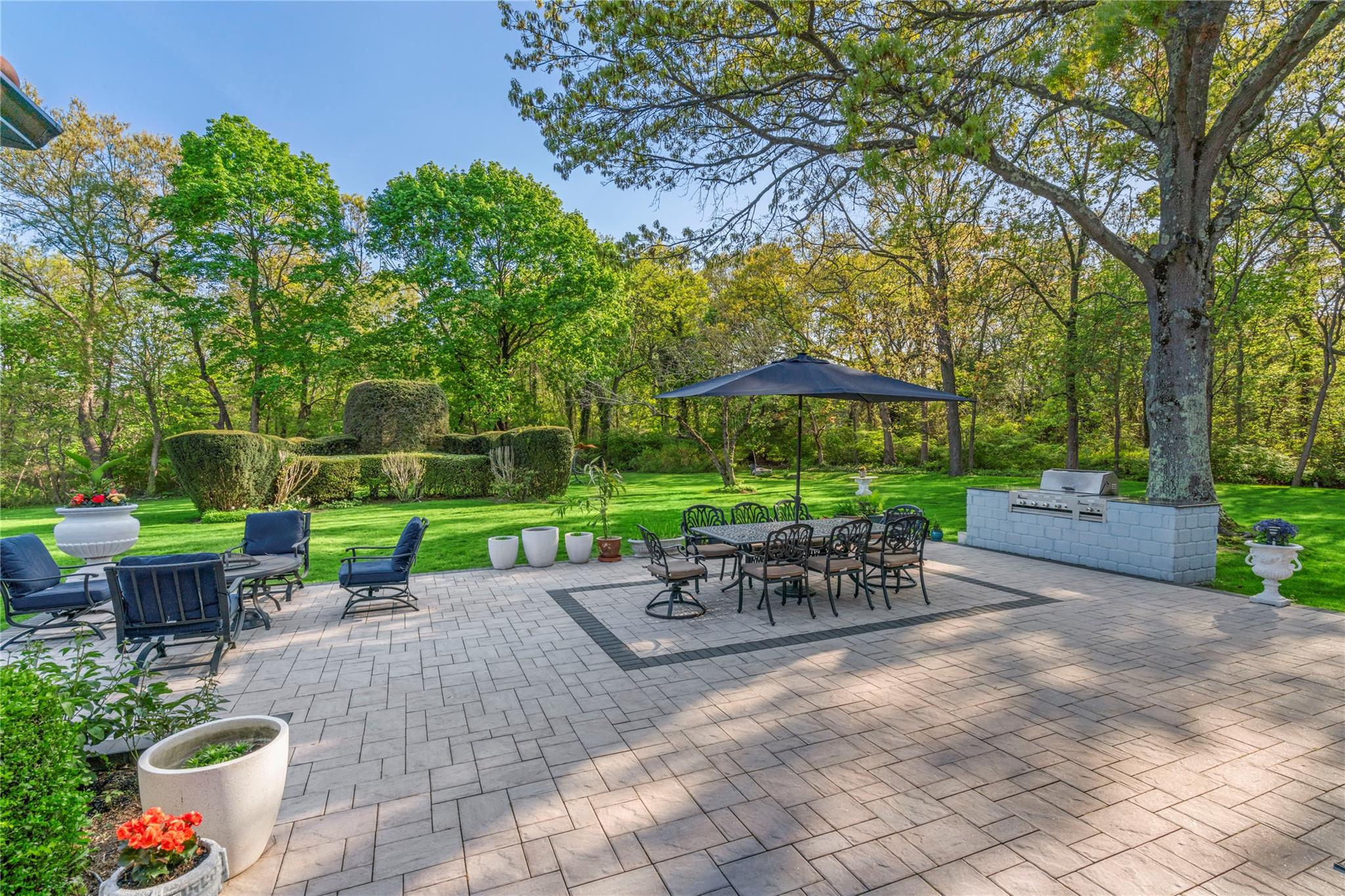 8 Trusdale Drive, Old Westbury, New York image 31