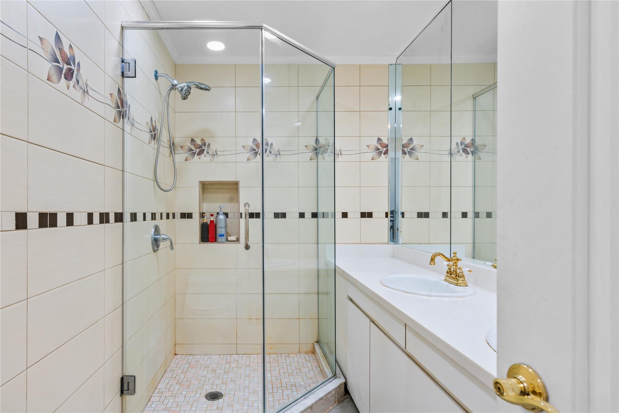 8 Trusdale Drive, Old Westbury, New York image 23