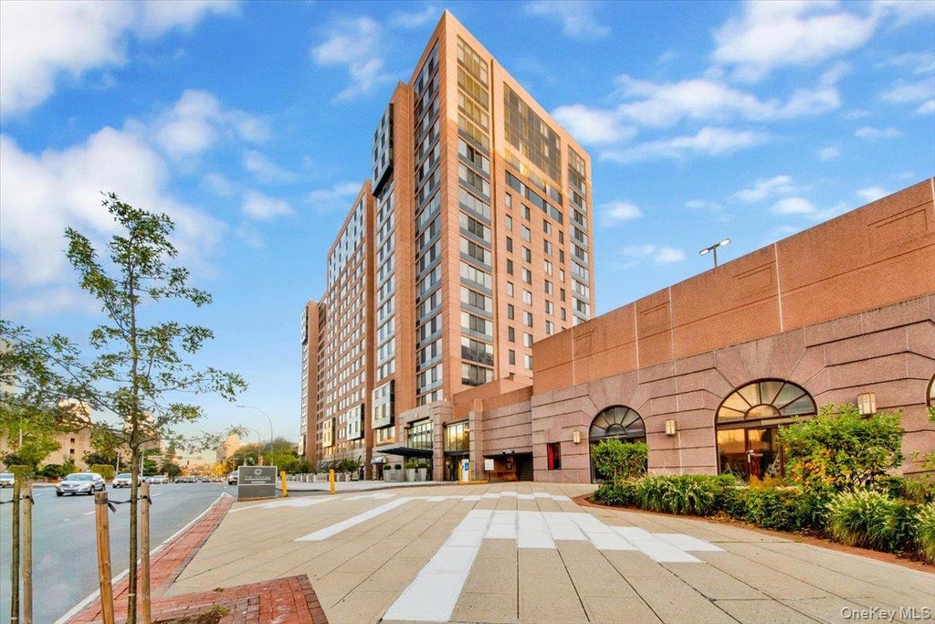 Photo of 4 Martine Avenue #1507, White Plains, NY 10606 (MLS # 1056677)