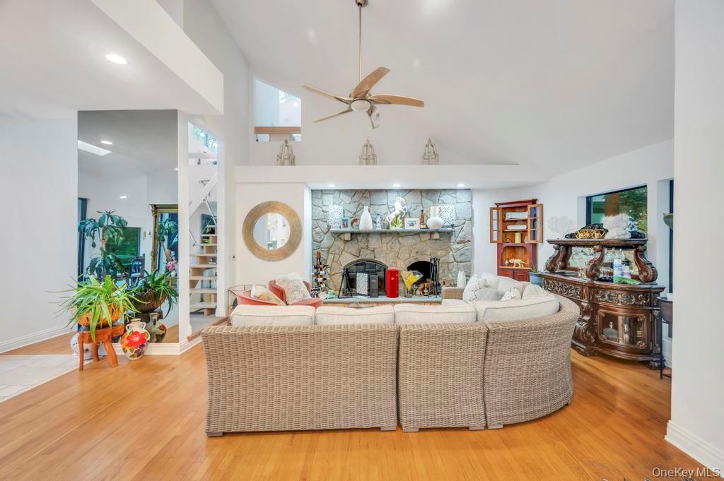 30 Fox Hollow Ridings Road
