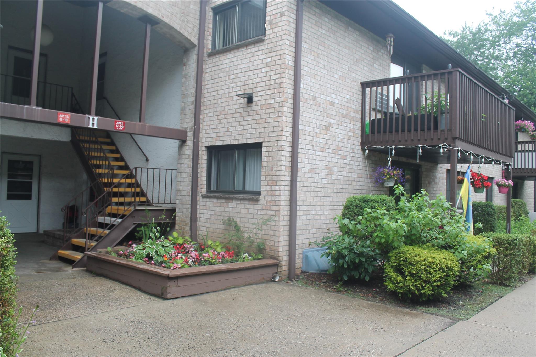 7 Secora Road H-16