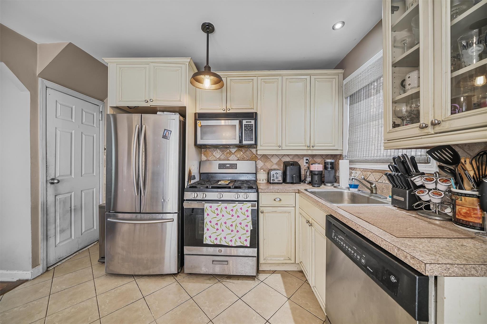 2808 Philip Avenue, Bronx, New York image 16