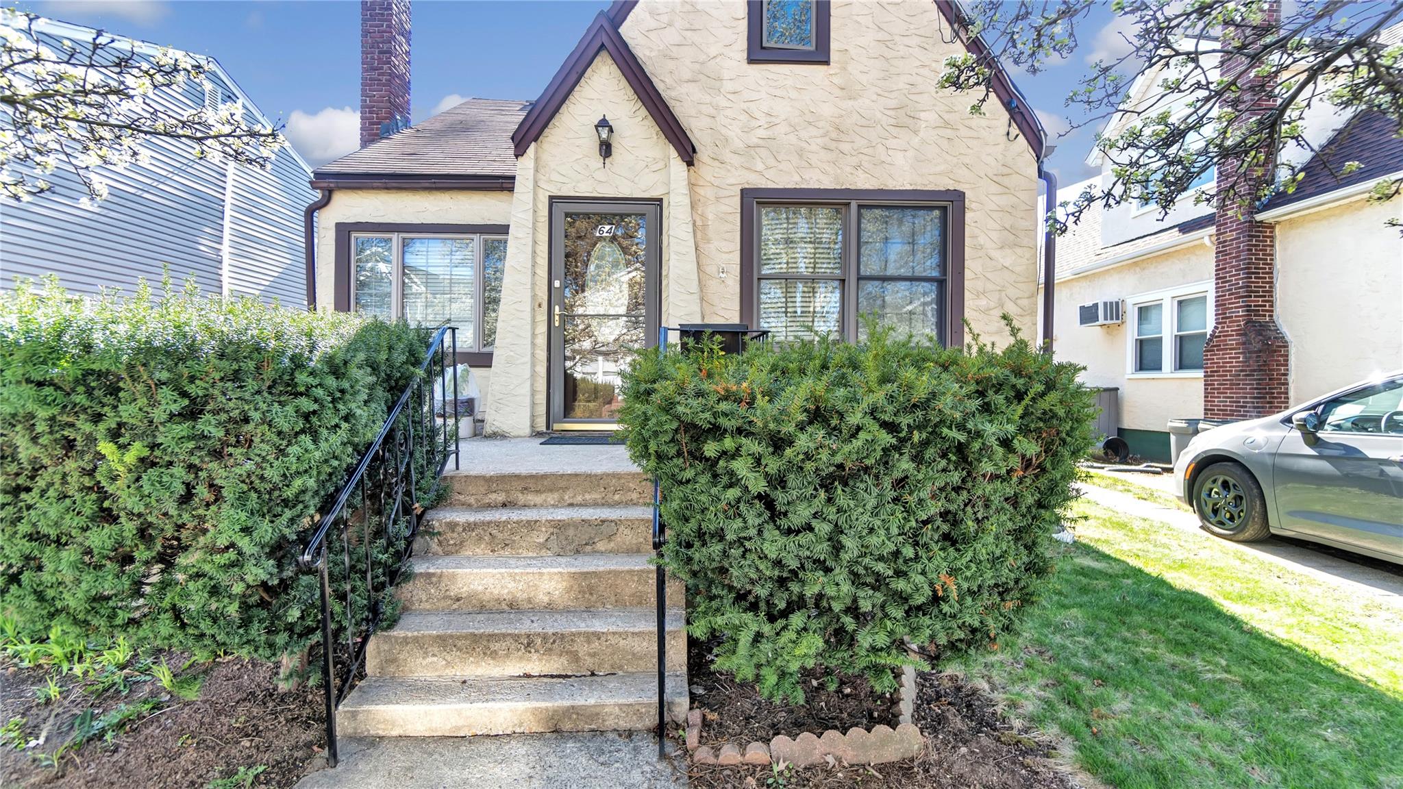 64 Barwick Street, Floral Park, New York image 2