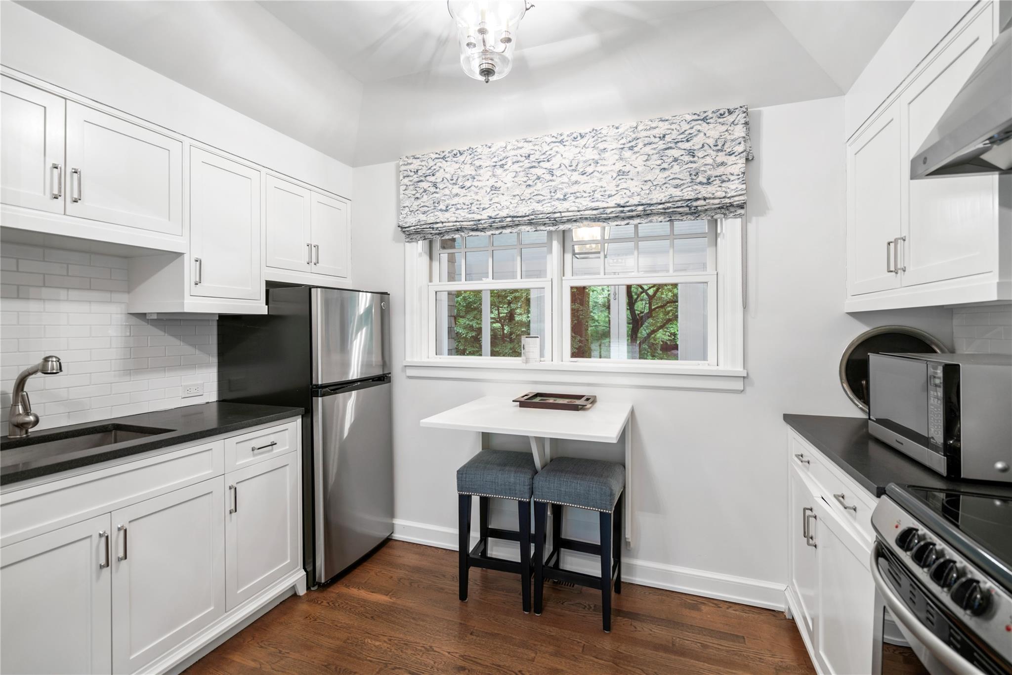 161 Piping Rock Road, Locust Valley, New York image 31