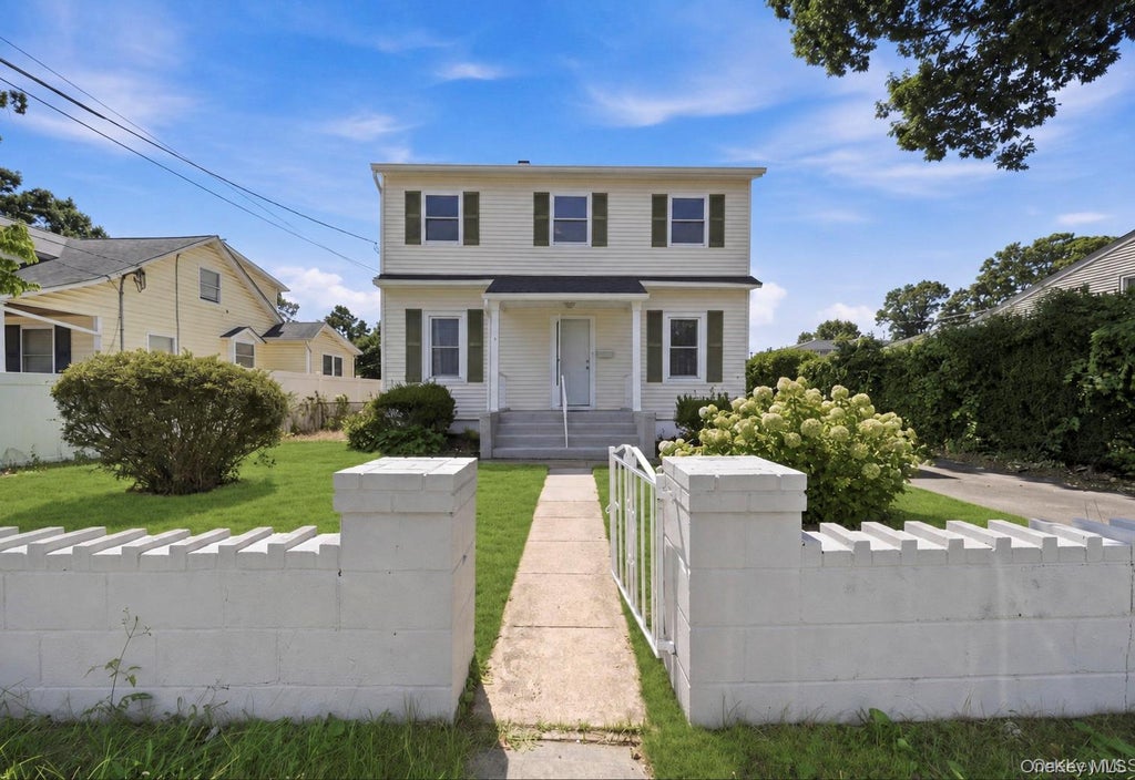 Photo of 50 Bittermint Street, Islip, NY 11751 (MLS # 1055337)