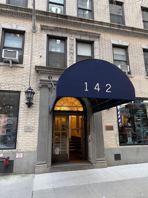 Photo of 142 E 49th Street #5B, New York (Manhattan), NY 10017 (MLS # 1012019)