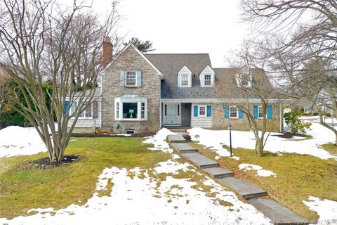 Homes For Sale - 448 Abbey Road<br/> Manhasset, NY 11030