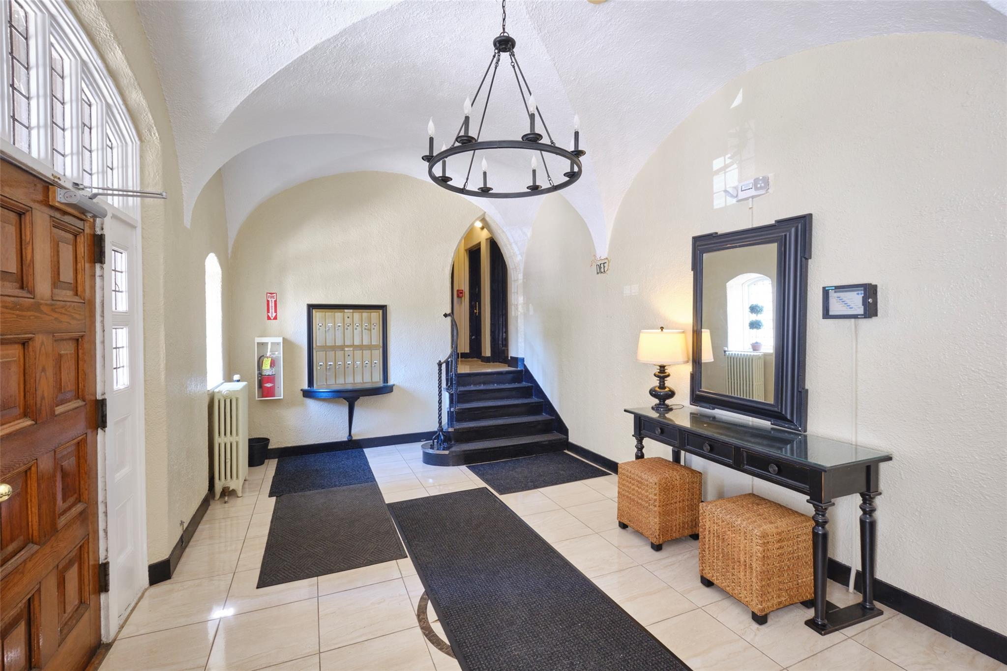 26 Pondfield Road #2F, Bronxville, New York image 3