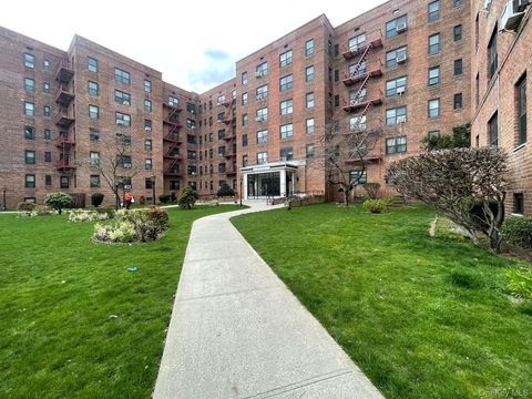 Photo of 100-11 67th Road #4, Forest Hills, NY 11375 (MLS # 908783)