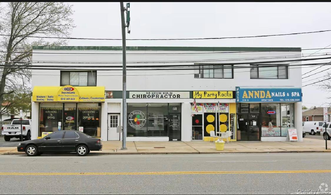 1121 N Broadway