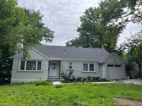 Photo of 10 W Terrace Road, Great Neck, NY 11021 (MLS # 1034680)