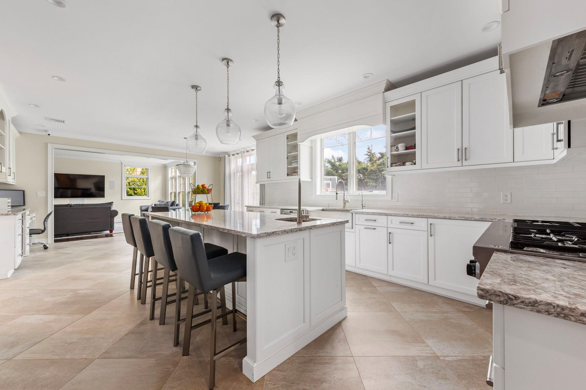 375 I U Willets Road, Roslyn Heights, New York image 14