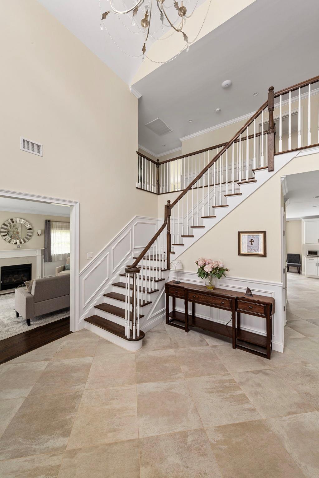 375 I U Willets Road, Roslyn Heights, New York image 4