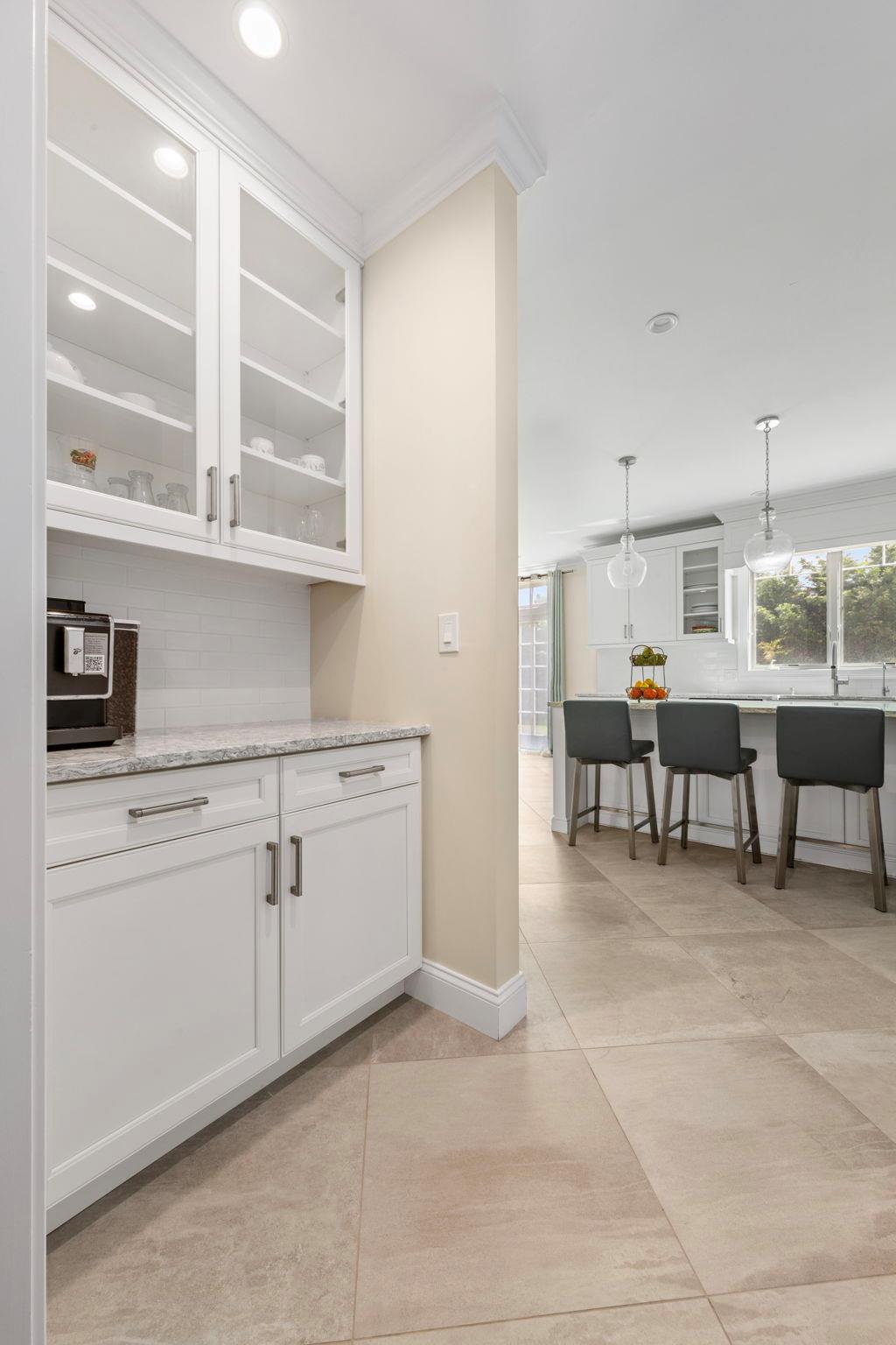 375 I U Willets Road, Roslyn Heights, New York image 16