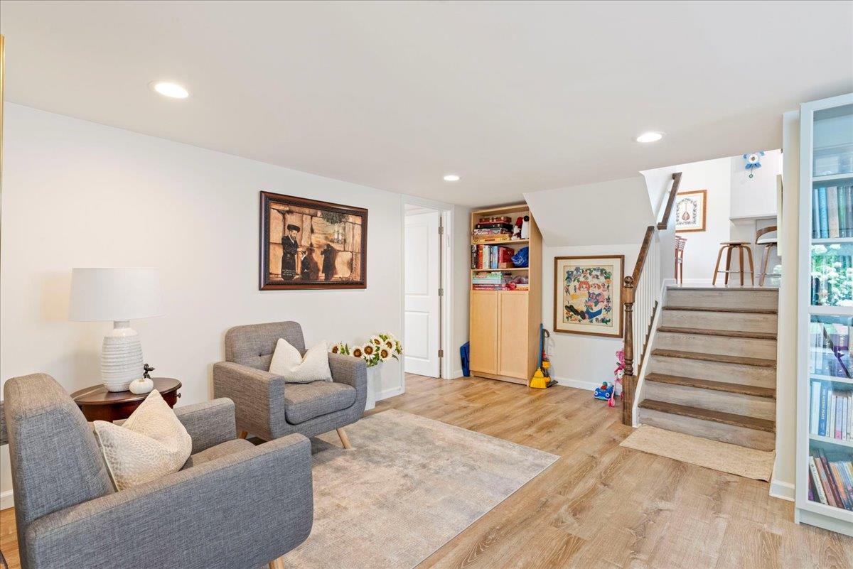 14 Soloff Boulevard, Inwood, New York image 16