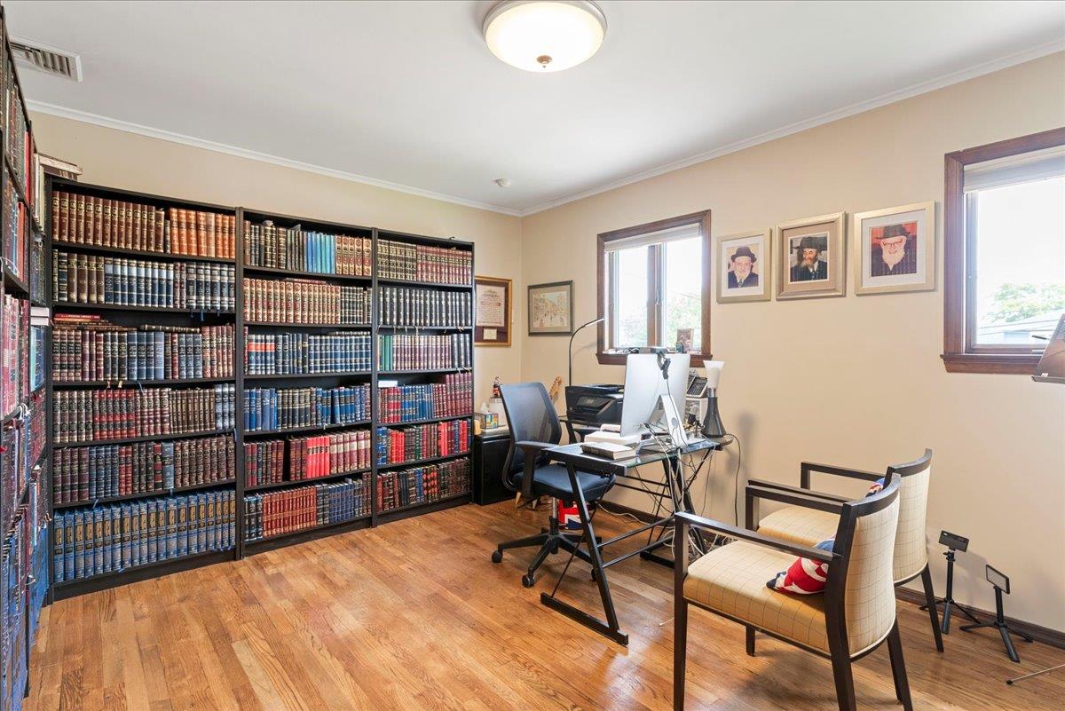14 Soloff Boulevard, Inwood, New York image 11