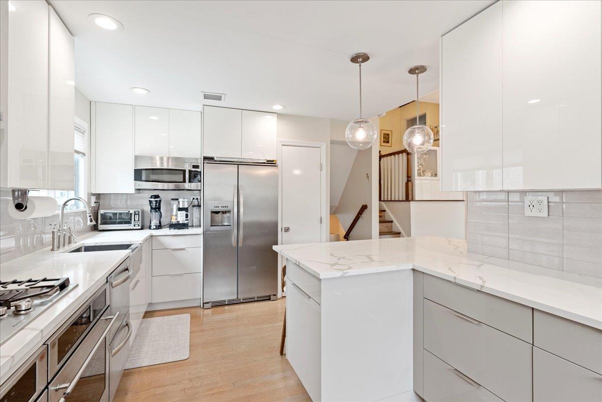 14 Soloff Boulevard, Inwood, New York image 6