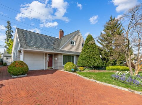 39 Mallard Road Levittown NY 11756