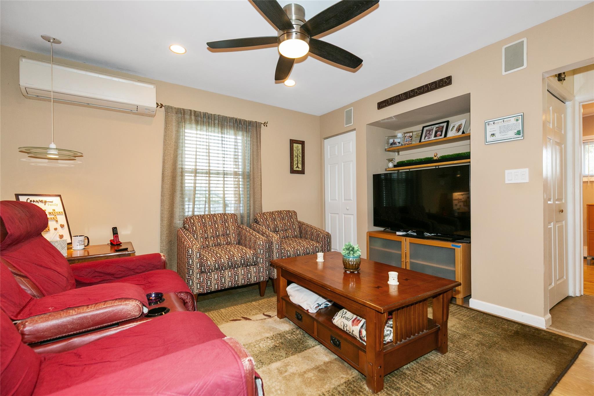39 Mallard Road, Levittown, New York image 19