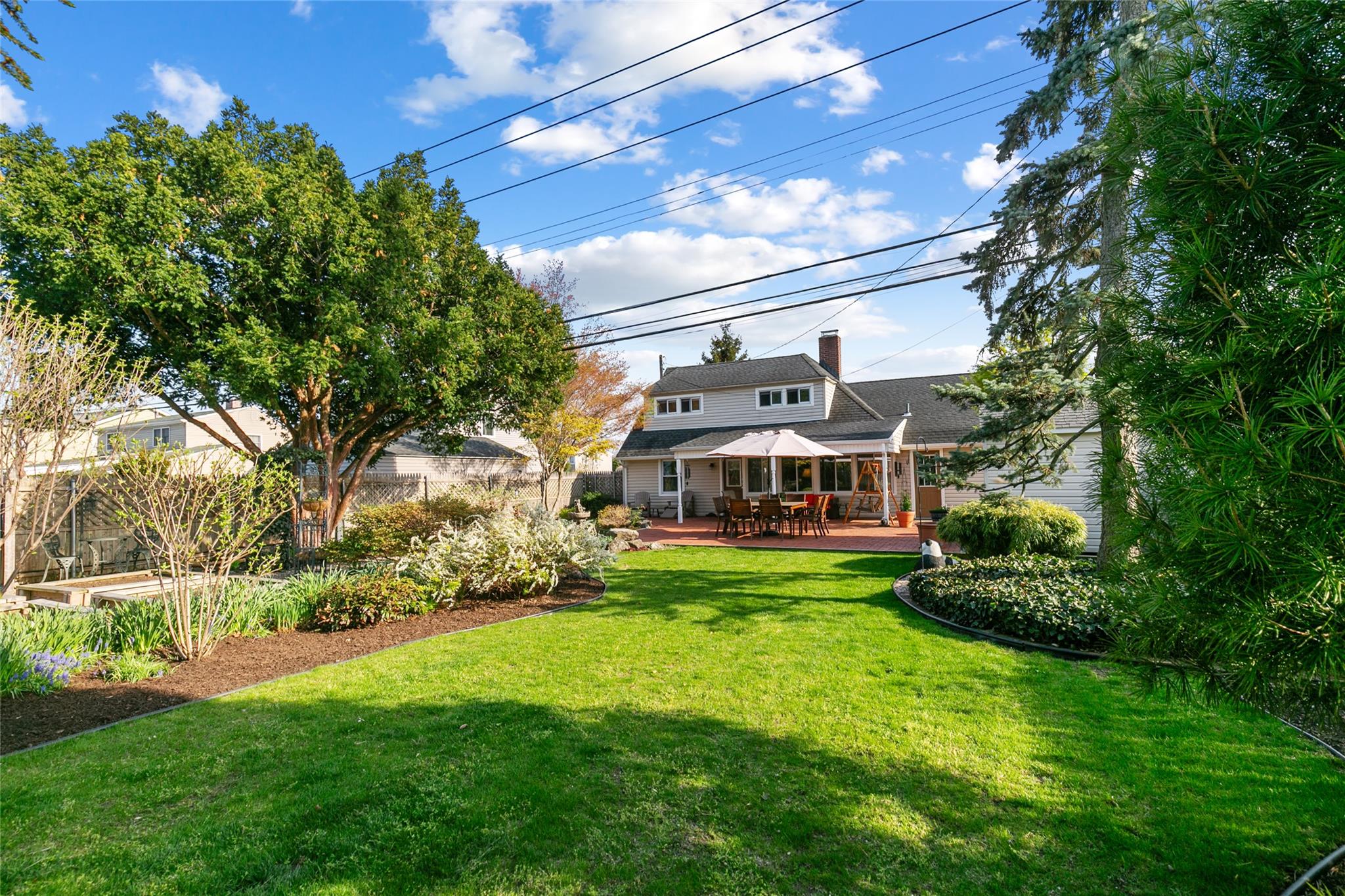 39 Mallard Road, Levittown, New York image 13