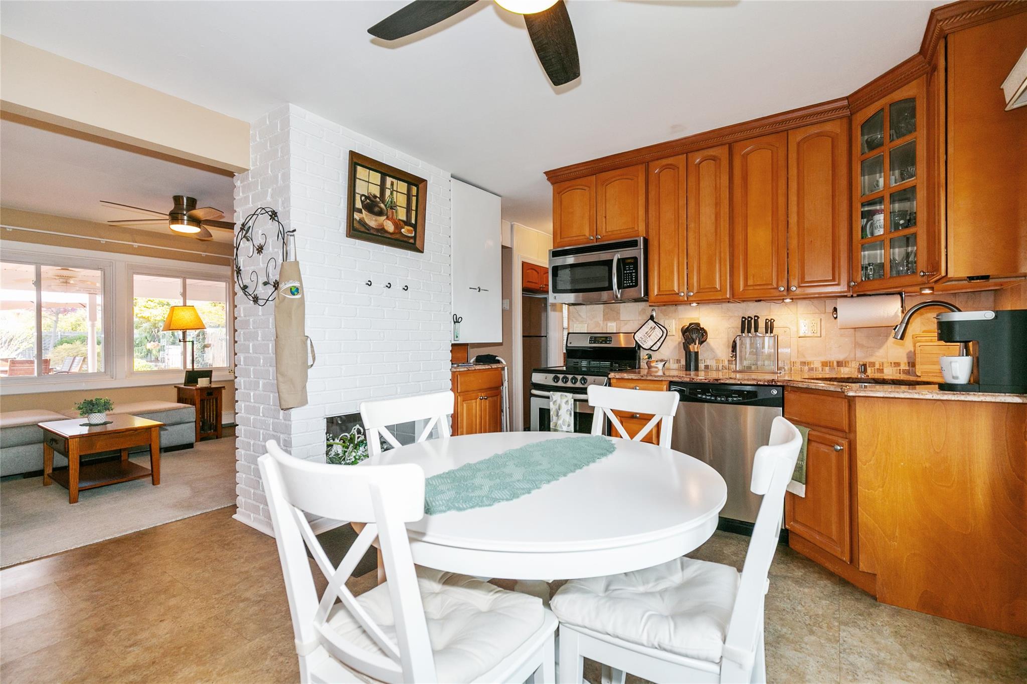 39 Mallard Road, Levittown, New York image 14
