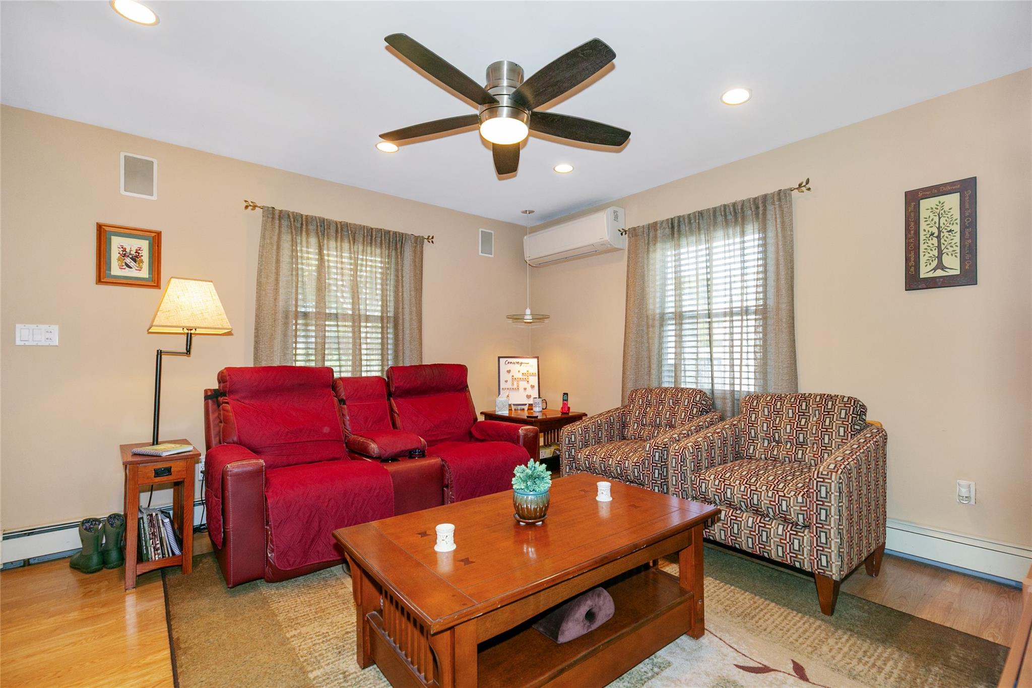 39 Mallard Road, Levittown, New York image 18