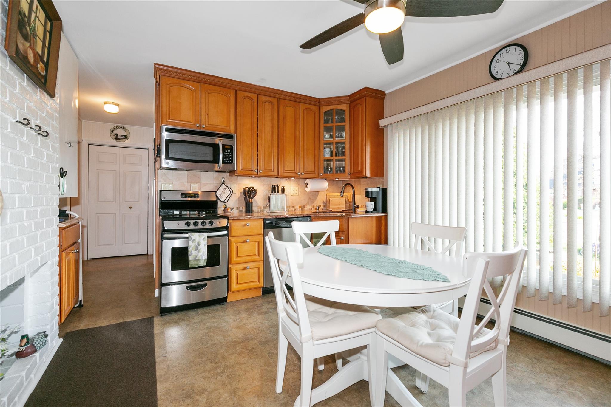 39 Mallard Road, Levittown, New York image 12