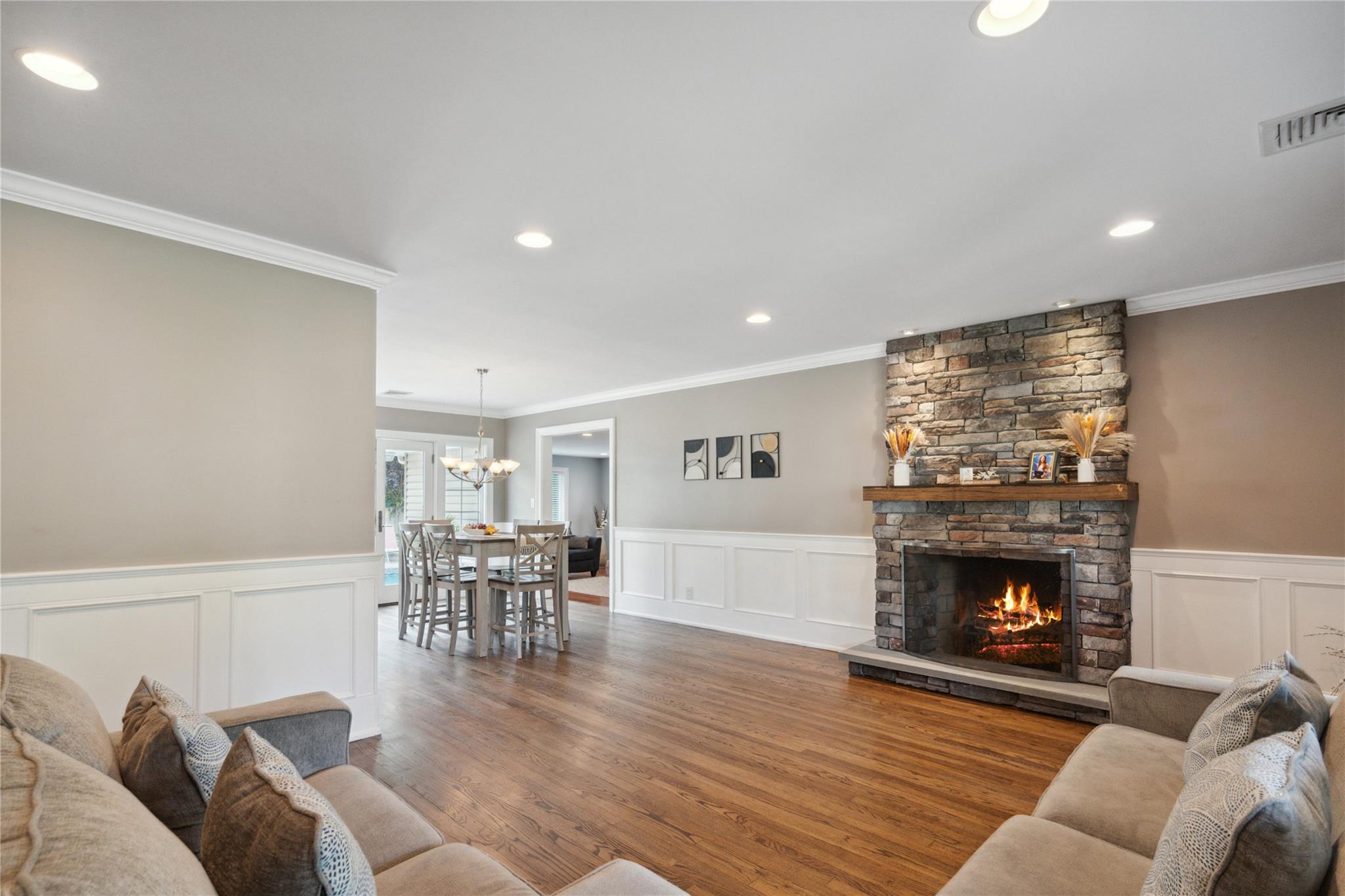 2126 Cayuga Drive, Merrick, New York image 5