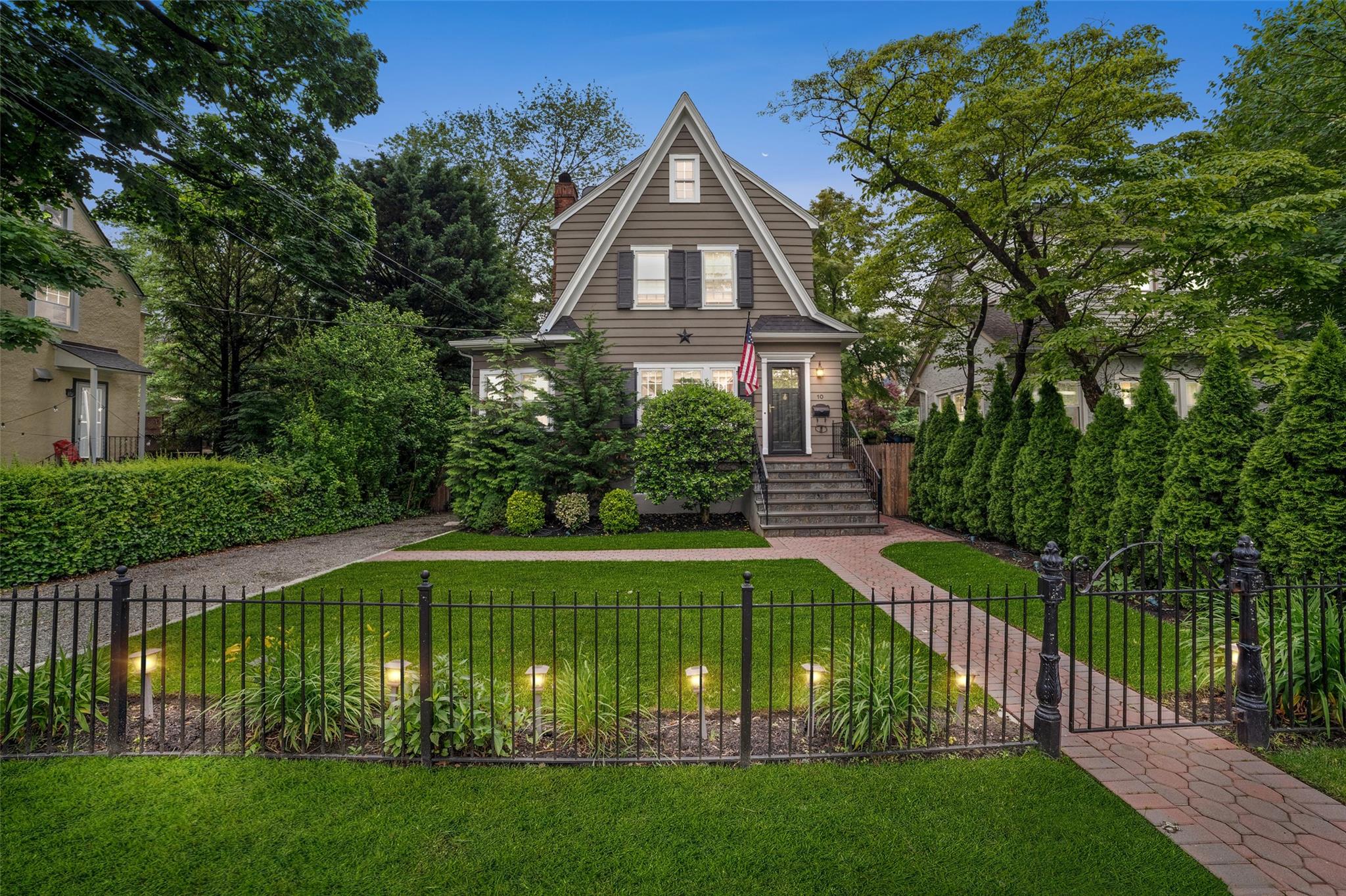 Property for Sale at Wiltshire Street, Bronxville, New York - Bedrooms: 3 
Bathrooms: 2 
Rooms: 9  - $789,000