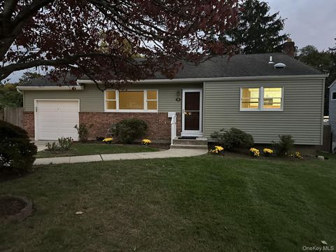 Photo of 16 Cortelyou Street E, Huntington Station, NY 11746 (MLS # 927232)