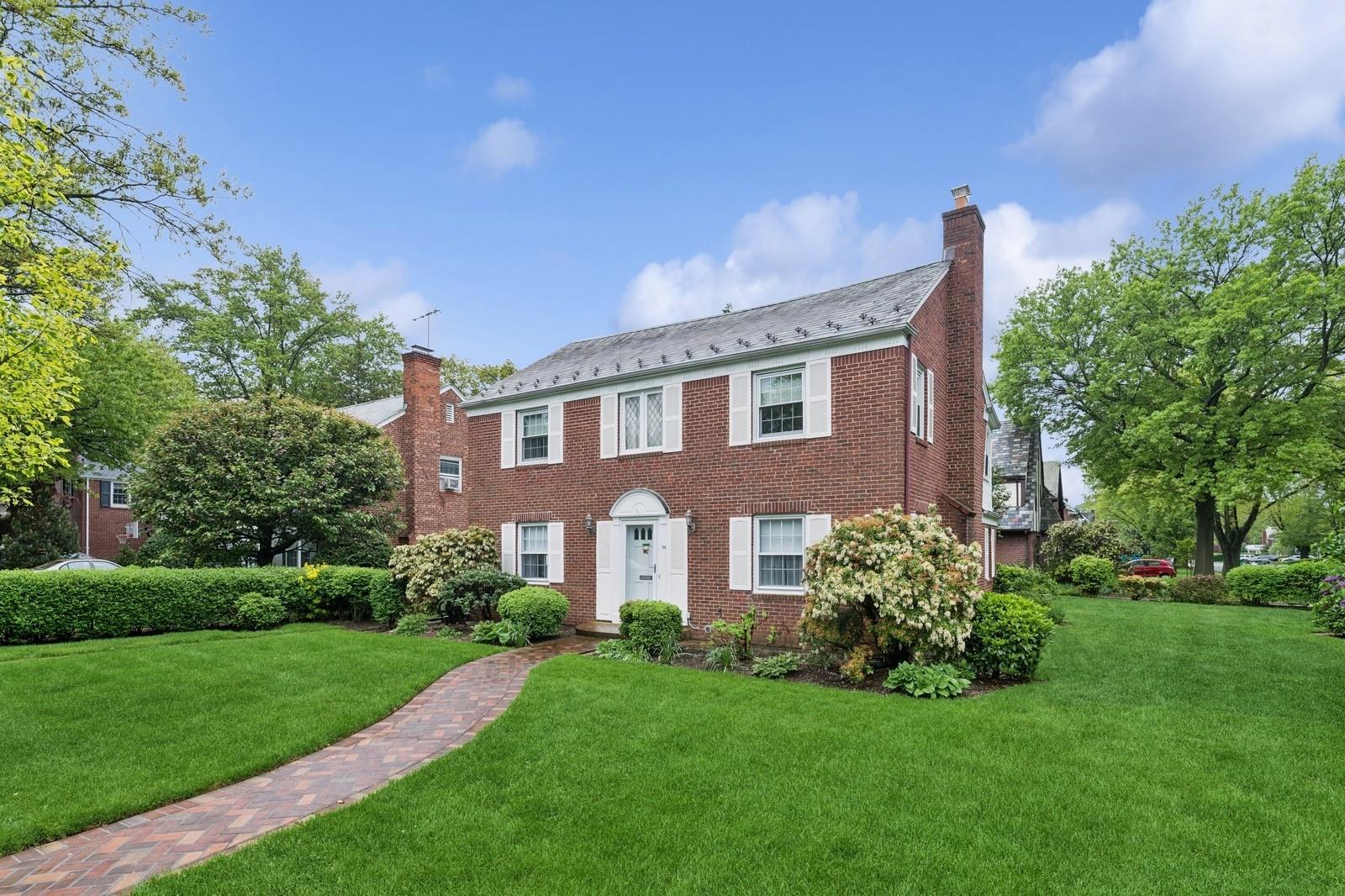 94 Stratford Avenue