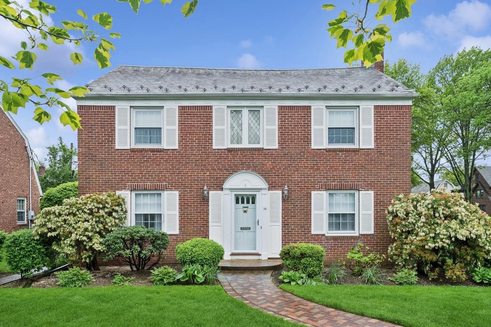 94 Stratford Avenue