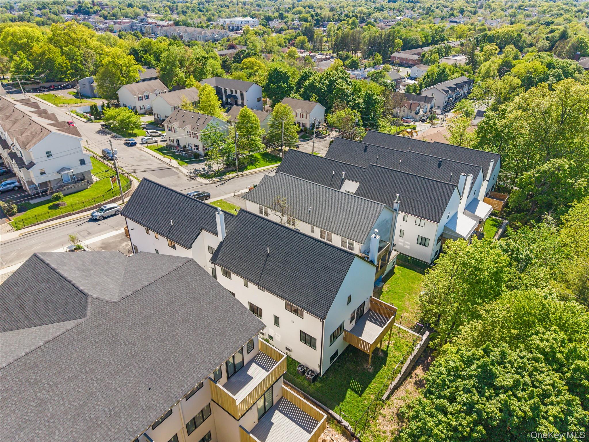 37 Ewing Avenue 202