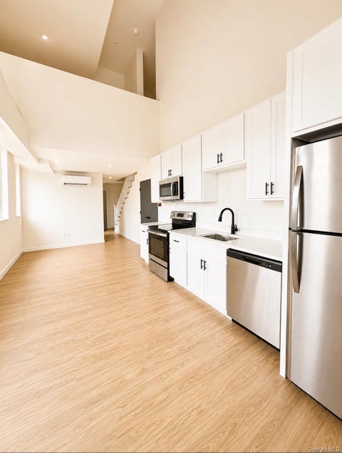 Apartment For Rent - 37 Academy #306<br/> Poughkeepsie, NY 12601
