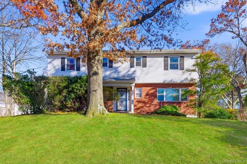 1 Hillcrest Road, Port Washington, NY 11050 - MLS#: 936306