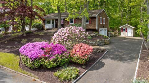 Homes For Sale - 101 Red Oak Court<br/> Port Jefferson, NY 11777